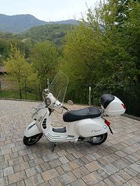 stupenda Vespa GTS 300 del 2011 pochi km