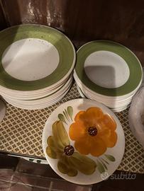 servizio di piatti in ceramica