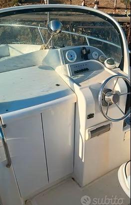 Kamarina 555 Honda BF40 in garanzia