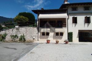 Villa di 262 m² con 5 locali e box auto doppio a P