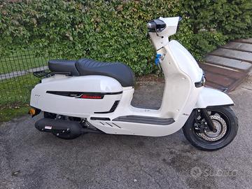 BENELLI/KEEWAY SIXTIES 300cc MOT. LC. PIAGGIO