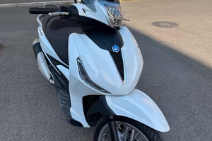 Beverly 300Hpe Bianco Luna