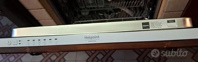 Lavastoviglie incasso 13 coperti Hotpoint Ariston 