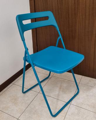 Sedia pieghevole IKEA azzurra