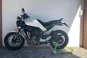 Husqvarna Svartpilen 401