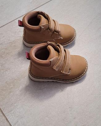 Scarpe da bimbo n. 21 e 22