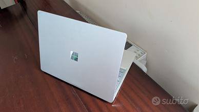 Microsoft Surface Laptop Go i5 / 8GB / 128GB SSD
