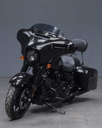 HARLEY DAVIDSON Street Glide 114 1868