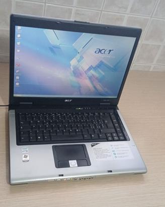 Computer Notebook Acer Aspire con Windows XP