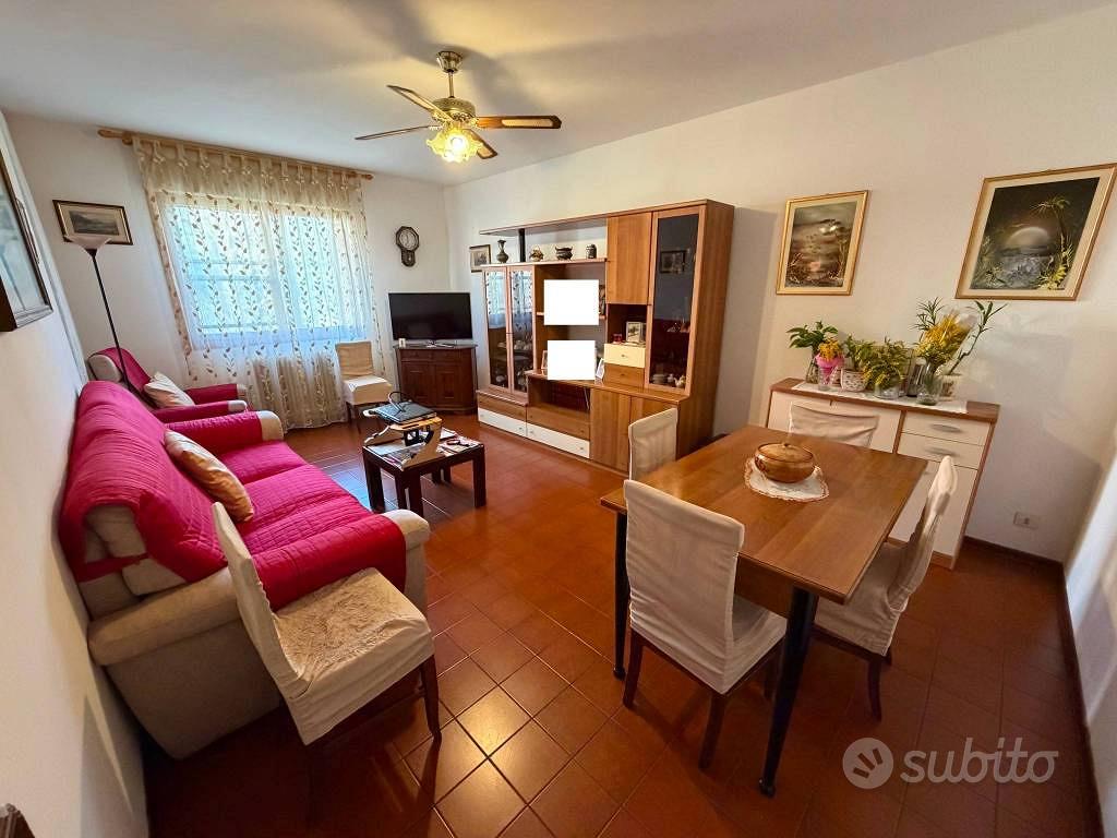 Appartamento di 105 m² con 5 locali e box auto a F