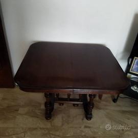 tavolo in legno d'epoca