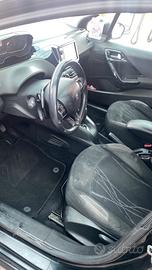 Peugeot 208 automatica
