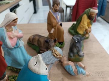    Antico presepe napoletano  in gesso  con statui