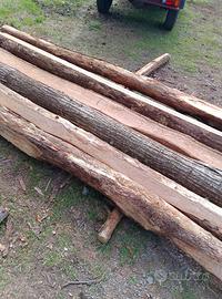 Travi di castagno, tavole,pali.