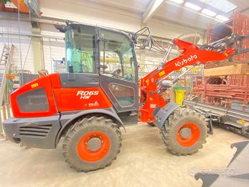 PALA GOMMATA KUBOTA  R065