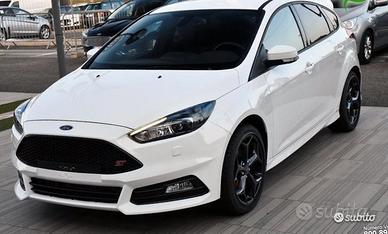 Ford focus st 2017 ricambi