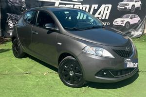 Lancia Ypsilon 1.0 FireFly 5 porte S&S Hybrid Albe