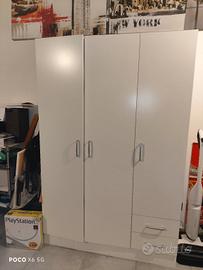 Armadio per piccoli spazi.