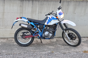 Suzuki dr650
