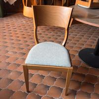 100 sedie in legno con seduta imbottita