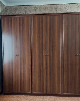 Armadio in legno