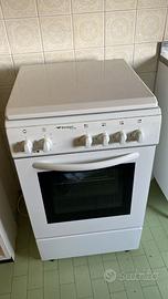 Fornello a gas e forno