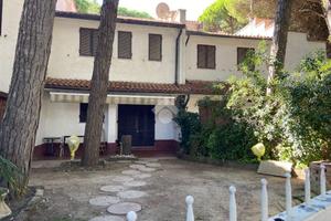 VILLA A SCHIERA CENTRALE A COMACCHIO