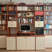 PARETE ATTREZZATA / LIBRERIA CON MOBILE TV