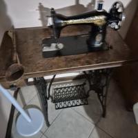 Macchina da cucire Singer d'epoca