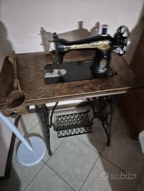 Macchina da cucire Singer d'epoca