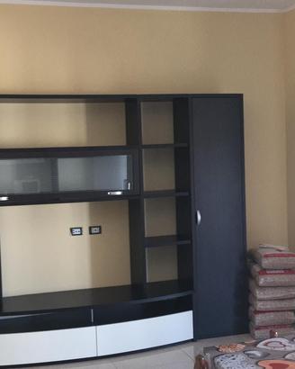 Parete attrezzata a 300 euro