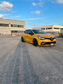 Clio 4 rs trophy