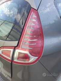 Fanale posteriore destro RENAULT SCENIC del 2010
