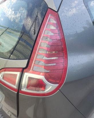 Fanale posteriore destro RENAULT SCENIC del 2010