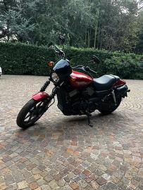 Harley-Davidson Street 750 – Moto Rossa e Nera