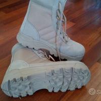 Scarponi Anfibi nuovi mai usati