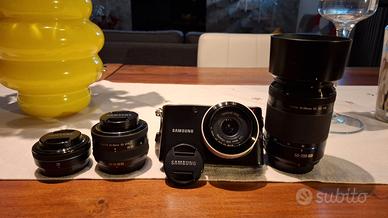 SAMSUNG NX-100 completa di corredo obiettivi NX