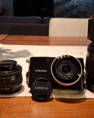 SAMSUNG NX-100 completa di corredo obiettivi NX