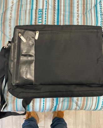 Borsa tracolla PIQUADRO