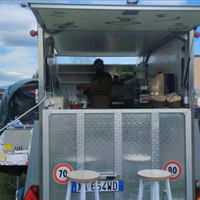 Rimorchio adibito a street food