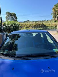 Lancia y elefantino blu