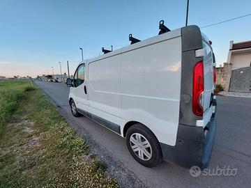 Nissan Primastar (Renault trafic)