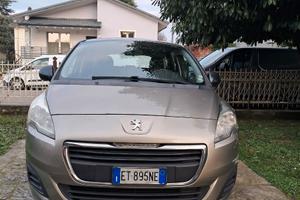 PEUGEOT 5008 1.6 HDi 115CV Business