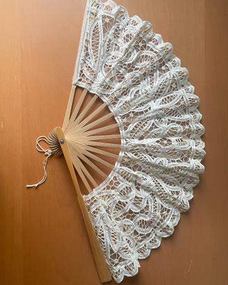 Elegante Ventaglio in Pizzo Tombolo/Cantù e Legno