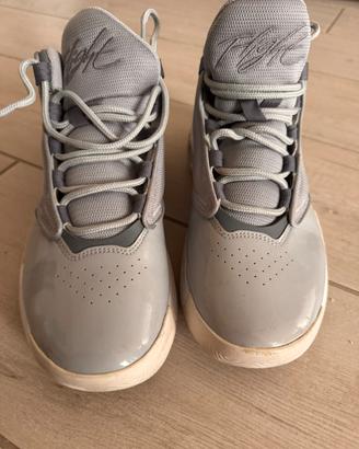 Jordan max aura 4