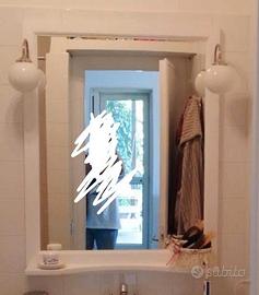 Specchio bagno con applique