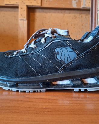 Scarpe Upower antinfortunistiche.