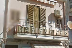 Appartamento da ristrutturare in piazza