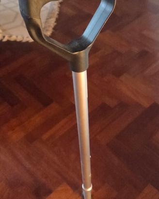 Stampella bastone tripoede