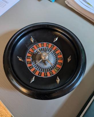 Roulette vintage da tavolo casinò in legno